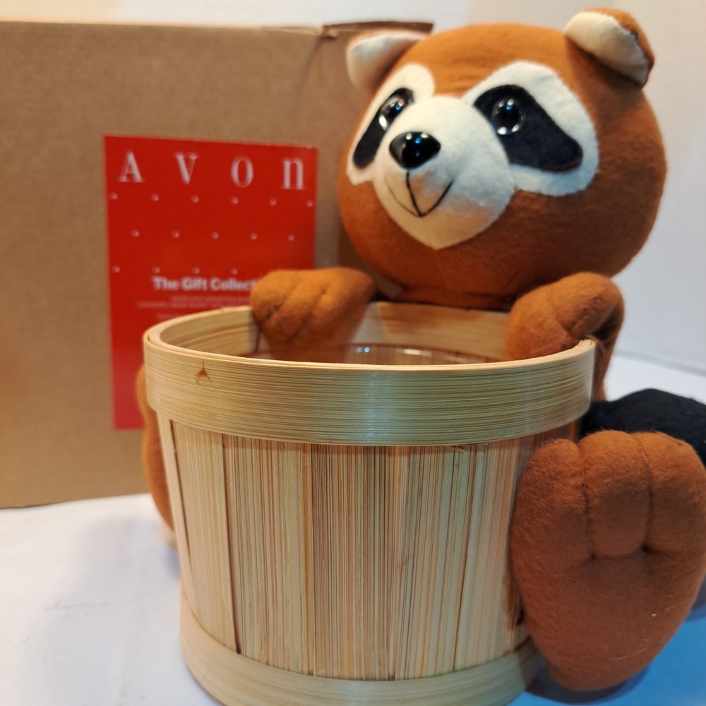 Avon Gift Collection Woodland Harvester Basket With Flannel Racoon Plush 8"H